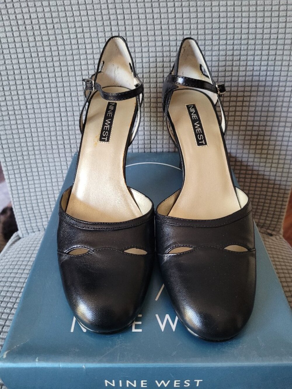 Nine West "Bandstand" Round Toe Ankle Strap Black Leather 8 1/2 Med (NIB)